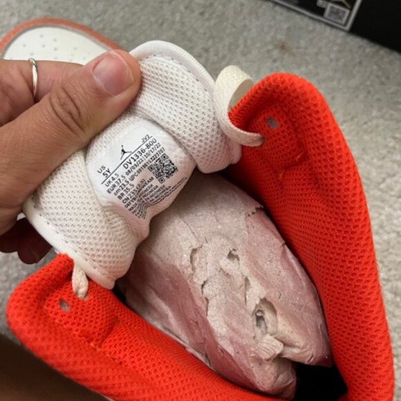 BRAND NEW Nike Air Jordan 1 mid - peach/orange - Picture 8 of 9